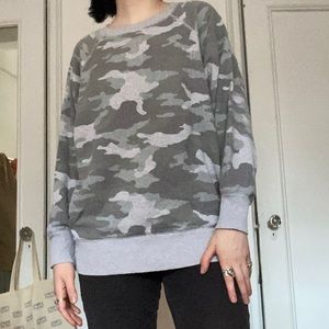 Comfy Oversized Aerie Camo Crewneck Sweatshirt!
